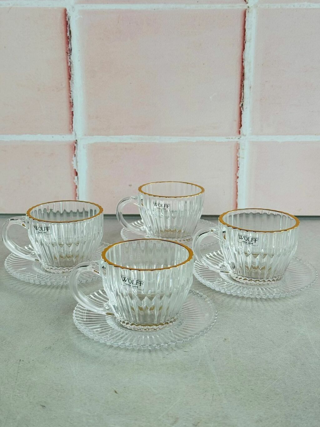 Conjunto de xicaras para café c/ fios de ouro